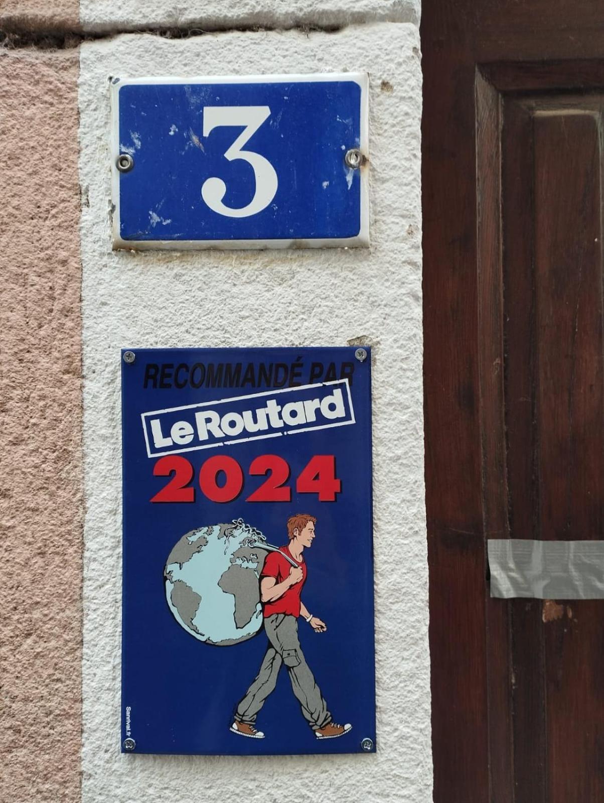 Les Chambres Anglaises Largentiere Bagian luar foto